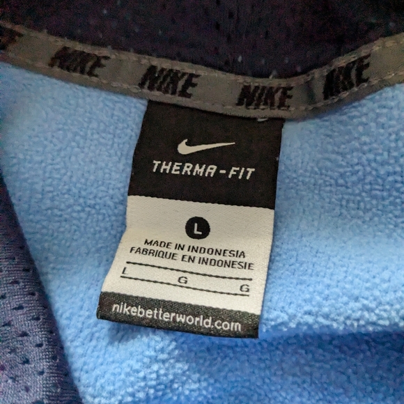 Nike - Picture 2 of 3